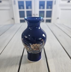 VINTAGE Peacock Floral Designed Japanese Blue Cobalt Porcelain Mini Vase.